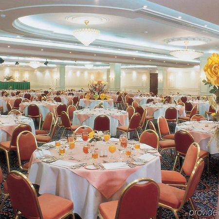 Holiday Inn Al Salam DDjeddah Restaurant photo