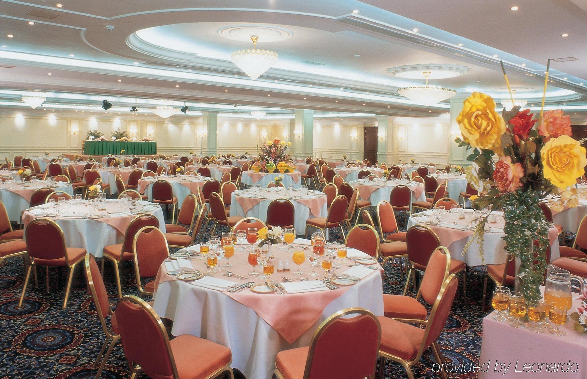 Holiday Inn Al Salam DDjeddah Restaurant photo
